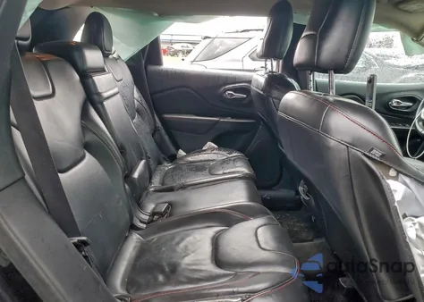 2016 Jeep Cherokee Trailhawk z USA, uszkodzony, nr VIN 1C4PJMBS2GW148076